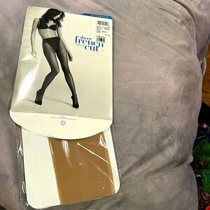 Sheer French cut sheet toe stockings